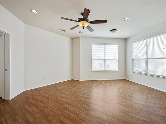 2nd image of 1804 Prospect Ln
