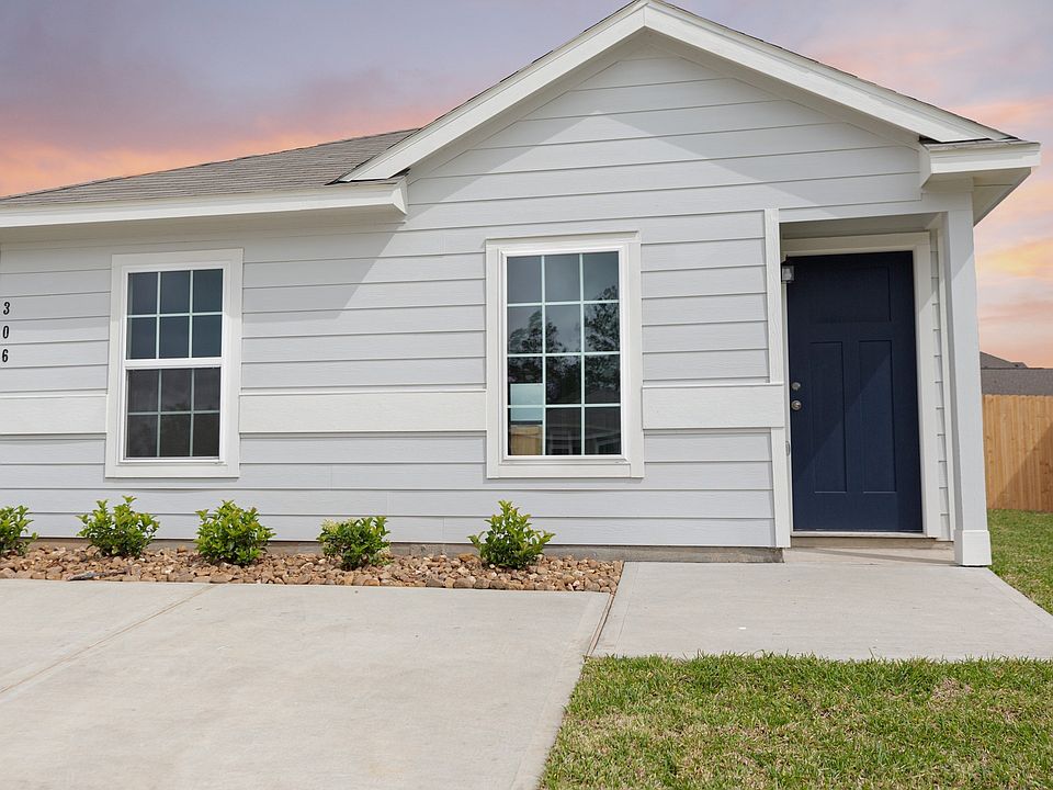 1st image of 306 Gray Wolf Dr