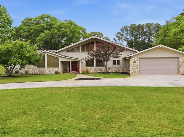 31 Addington Ct, Toccoa, GA 30577