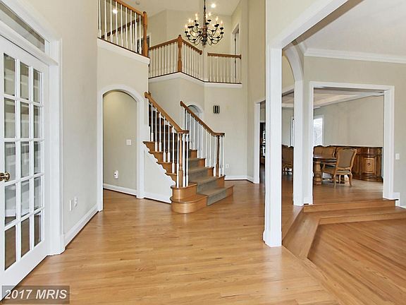 2nd image of 502 Seneca Knoll Ct