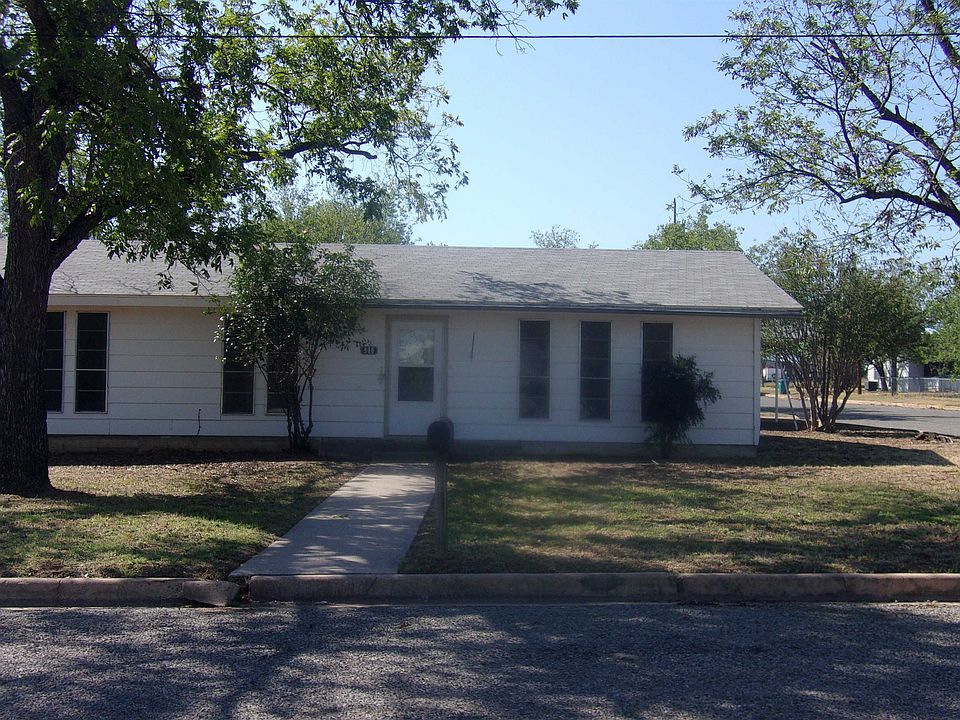 1st image of 900 E WALLACE
