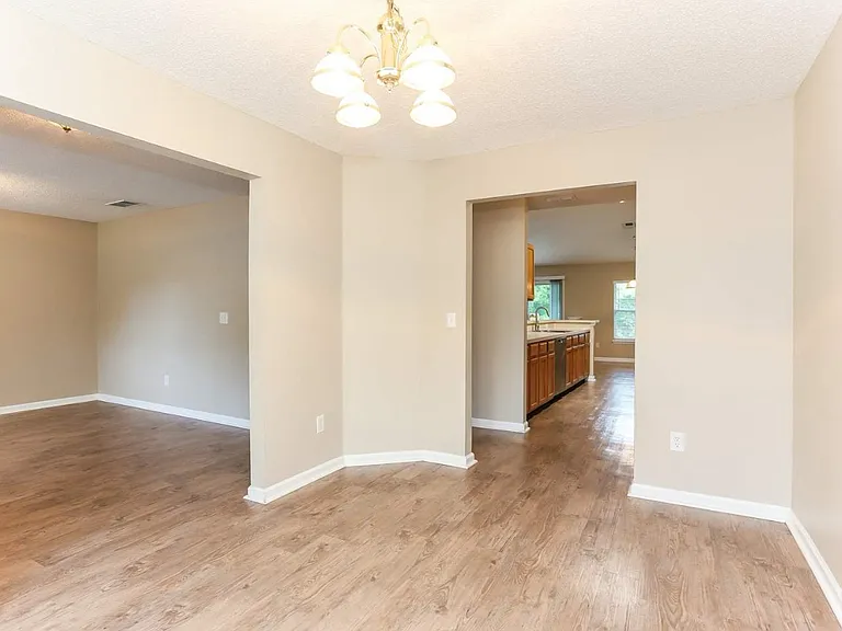10930 Apple Blossom Trl E — Photo 7