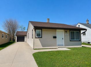 30751 Palmer Blvd, Madison Heights, MI 48071
