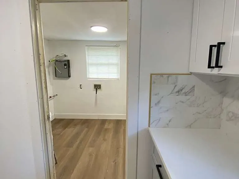 9313 Sandra St — Photo 10