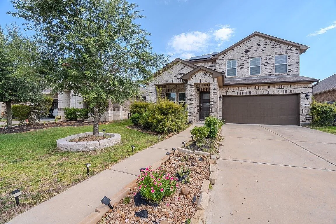 5 bed, 4.0 bath, 2935 sqft, $2,850 — Photo 1