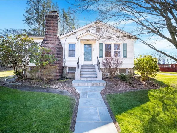 32 Hollowbrook Court N, Cortlandt Manor, NY 10567