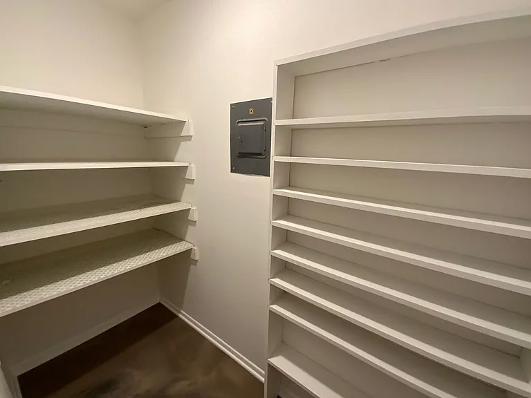 Library Place Apartments — Photo 38