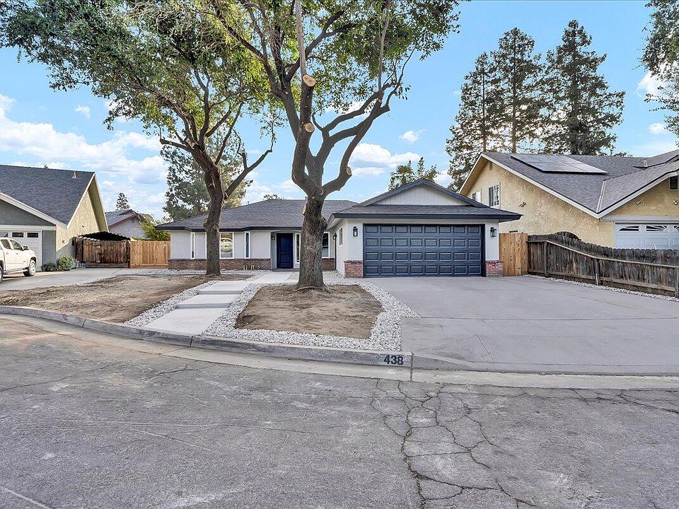 1st image of 438 N Claremont Avenue