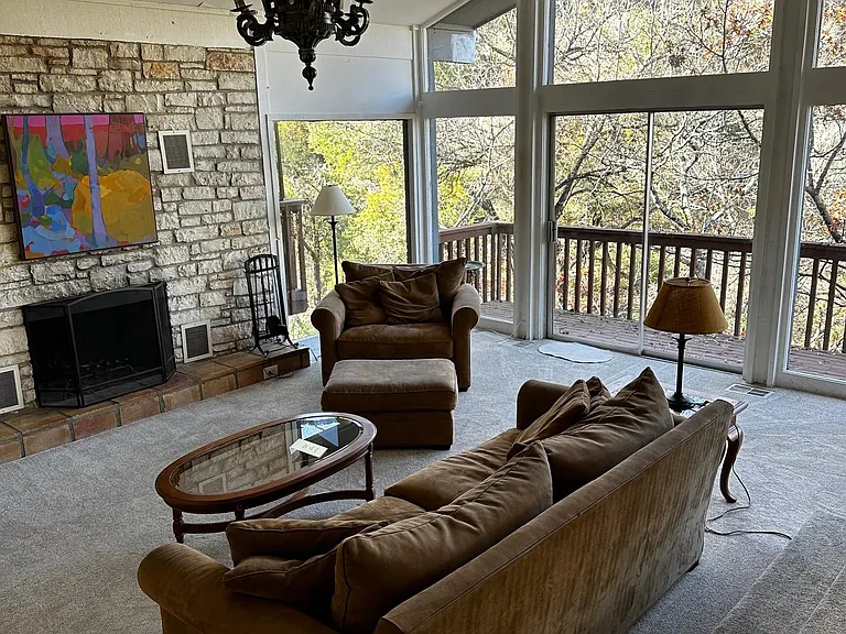 1626 Westlake Dr — Photo 3