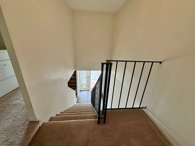 319 Harvest Dr — Photo 18