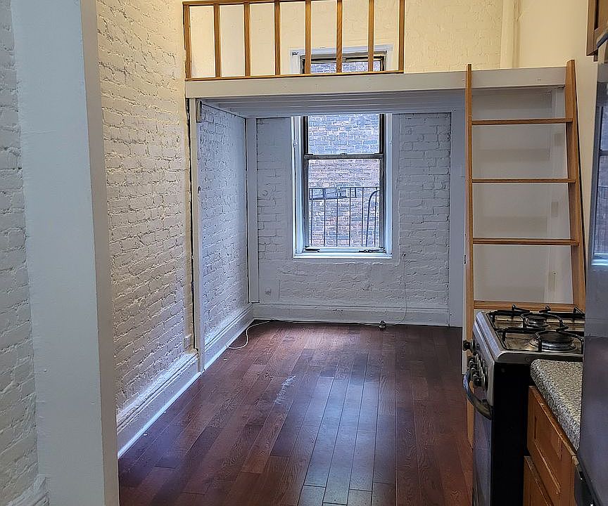 1st image of 231 Thompson St APT 4