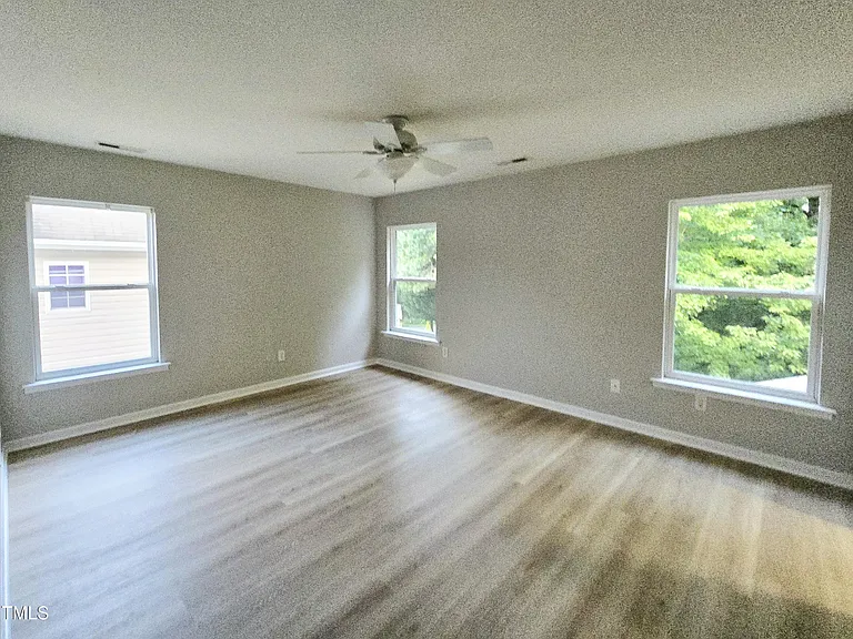 3010 Remington Oaks Cir — Photo 3