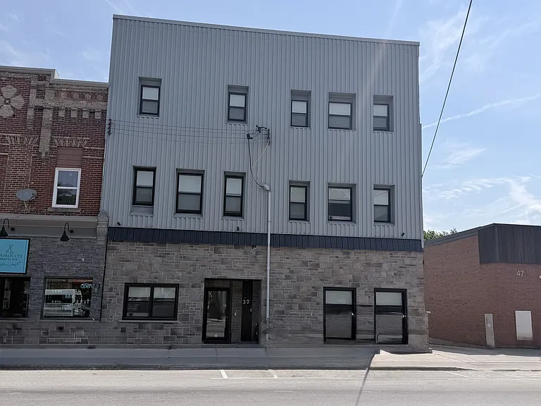 39 1st Ave S #11 — Photo 1