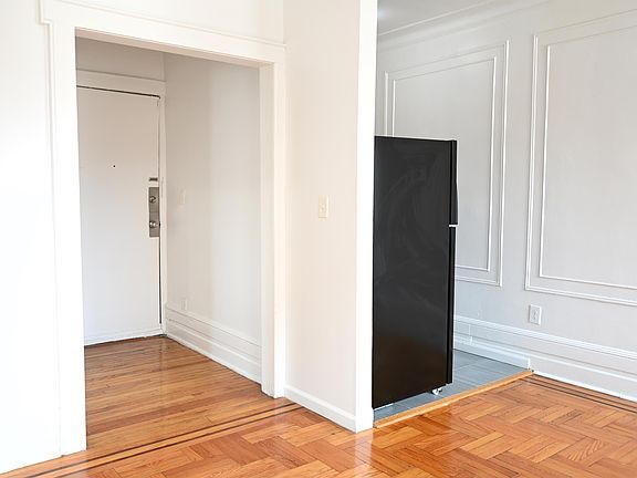 4th image of 266 4th Ave APT 26A