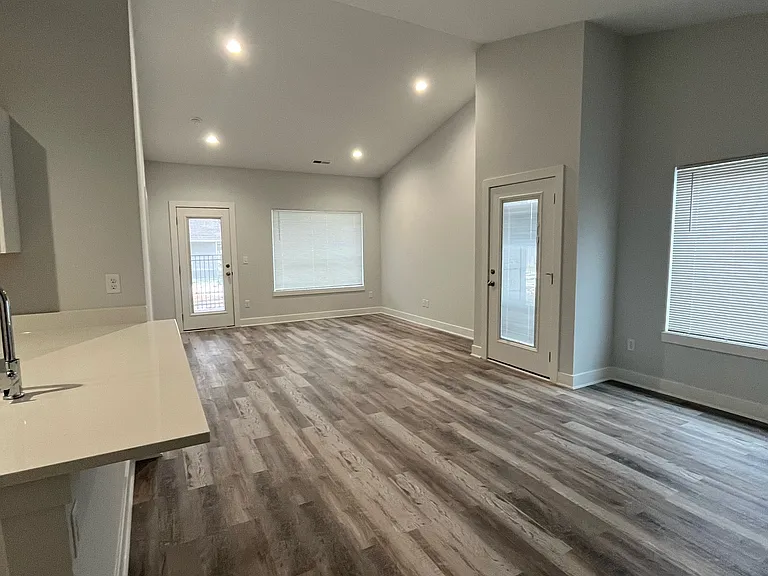 5621 N Meridian Ave — Photo 23