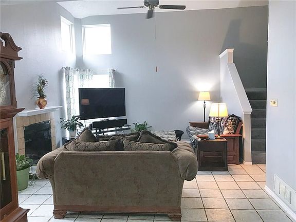 4th image of 956 Boxwood Dr