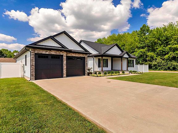 2nd image of 1209 Wildflower Ln