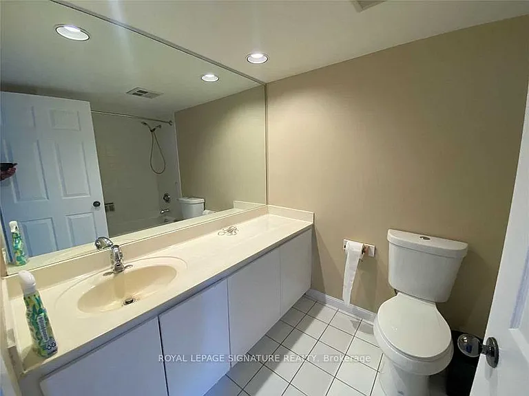 50 Eglinton Ave W #903 — Photo 8