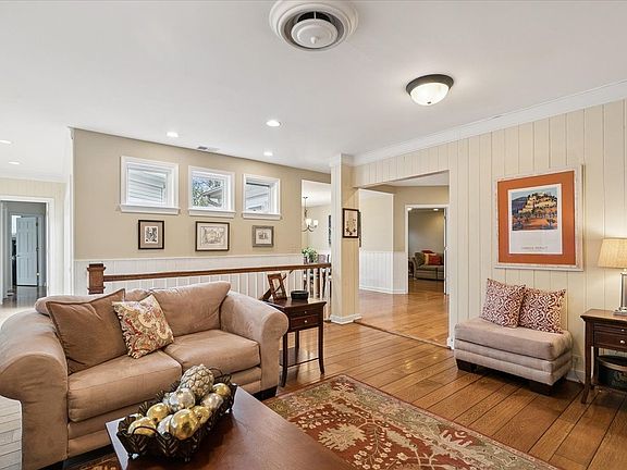 5th image of 346 Crescent Dr