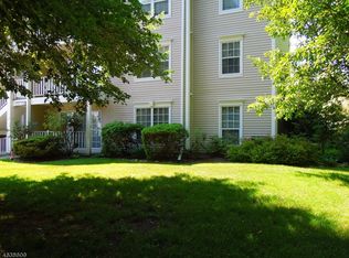 143 Raintree Ln, Mahwah, NJ 07430