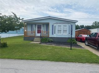 4 Rippleway Dr, Hamburg, NY 14075