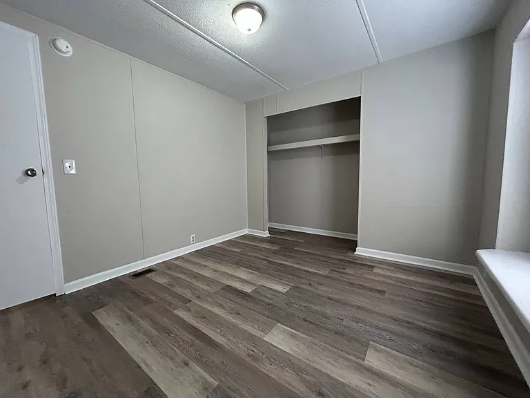 97 White Oak Vlg — Photo 17