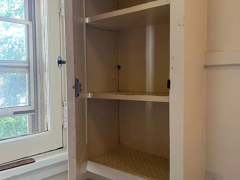 1108 E Clarke St — Photo 3
