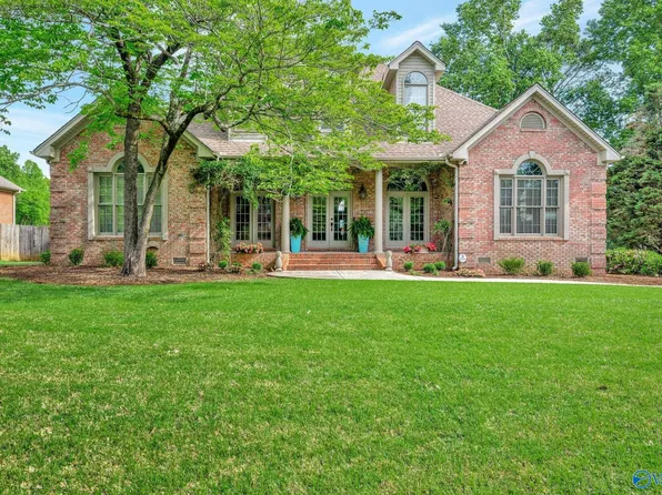 305 Mossy Oak Dr, Huntsville, AL 35806