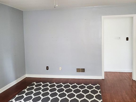 3rd image of 300 S Lincoln Park Dr #A
