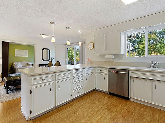 4th image of 7805 Onyx Dr SW