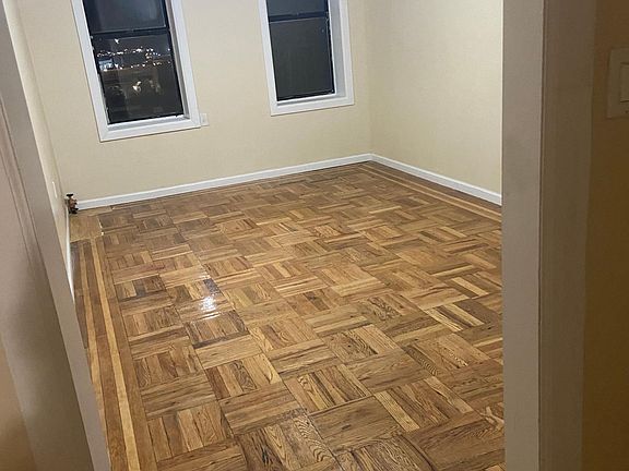 3rd image of 1038 Southern Blvd