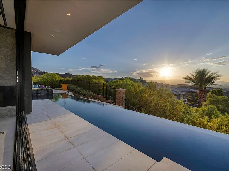 750 Dragon Ridge Dr — Photo 39