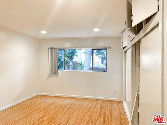 4th image of 922 S Bedford St #2