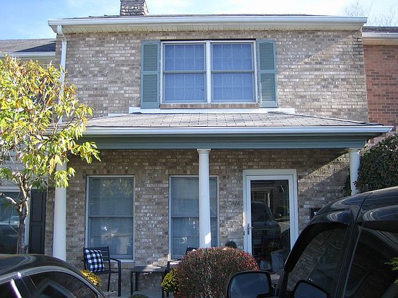 2nd image of 2216 Buckingham Sq