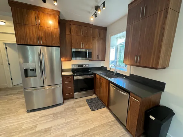 730 N Blandena St Unit B, Portland, OR 97217