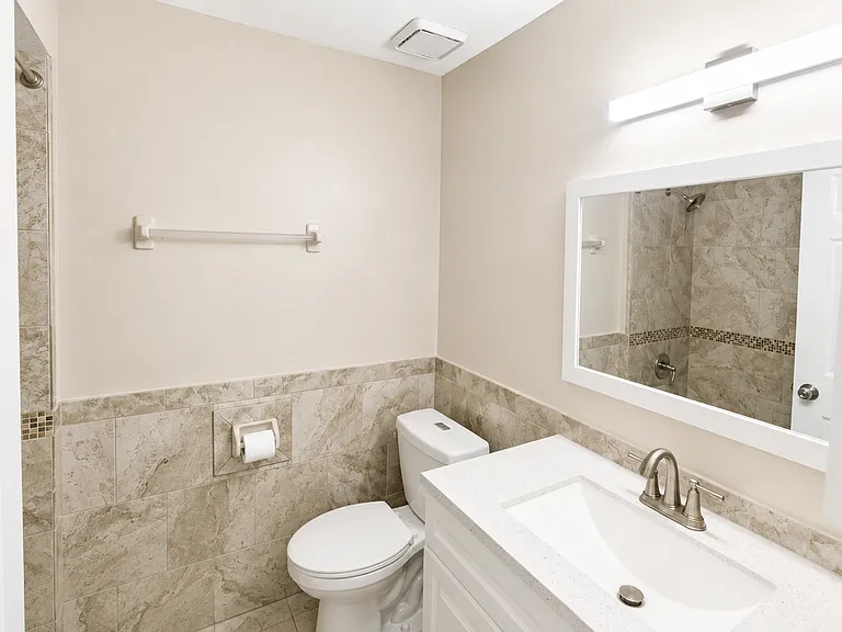 21150 Gertrude Ave #B4 — Photo 4