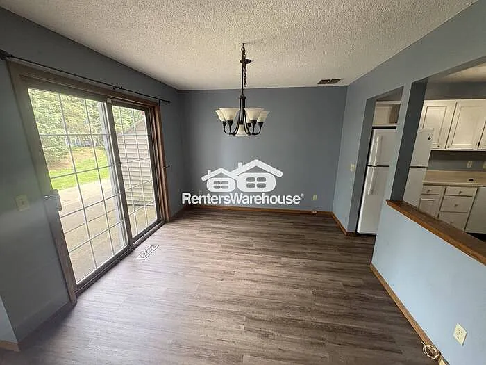301 Kathy Ln NE — Photo 5