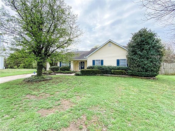 2nd image of 607 Fountainhead Ct