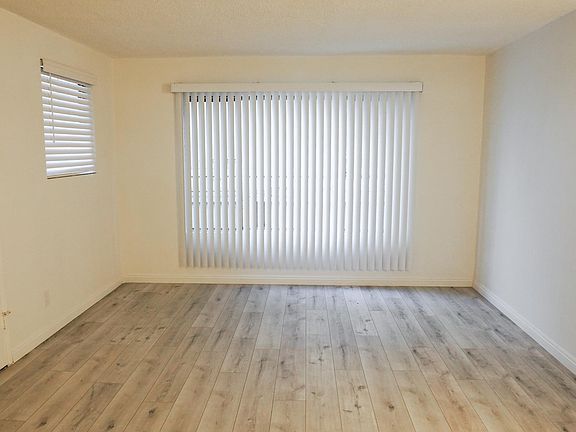 5th image of 849 S Plymouth Blvd #6