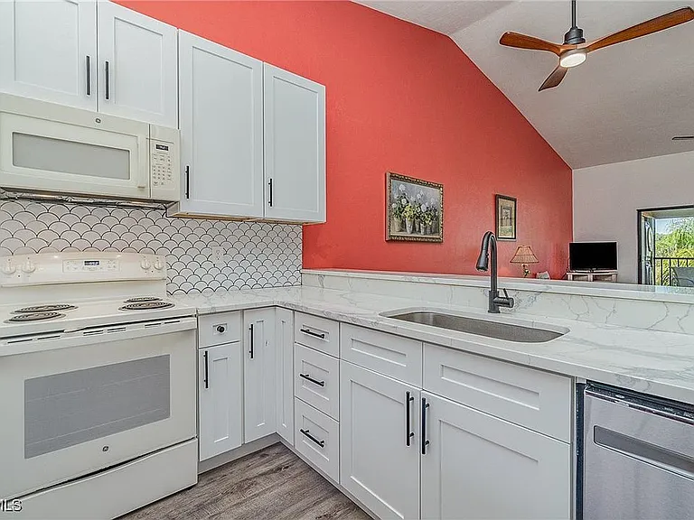 13120 Cross Creek Blvd #208 — Photo 10