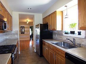 Beautiful Kitchen with SS Appl