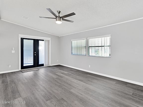 4th image of 658 Marlin Cir