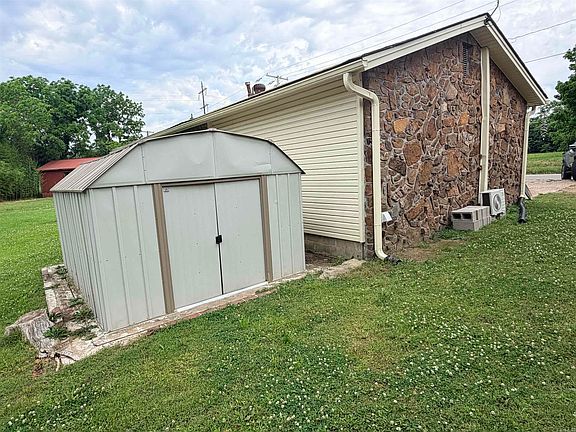3rd image of 1604 W Childress St