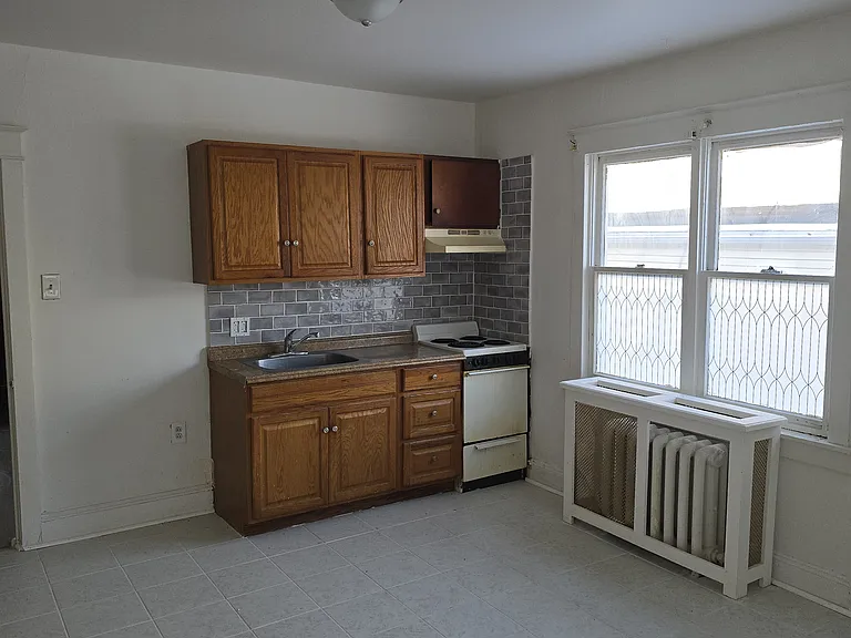 2318 Upland St #1 — Photo 8