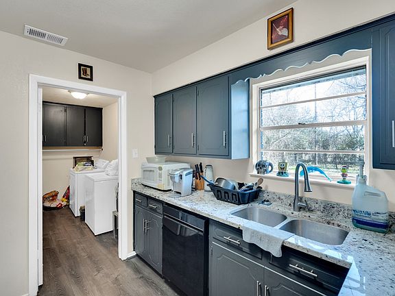 4th image of 302 Cumberland Rd