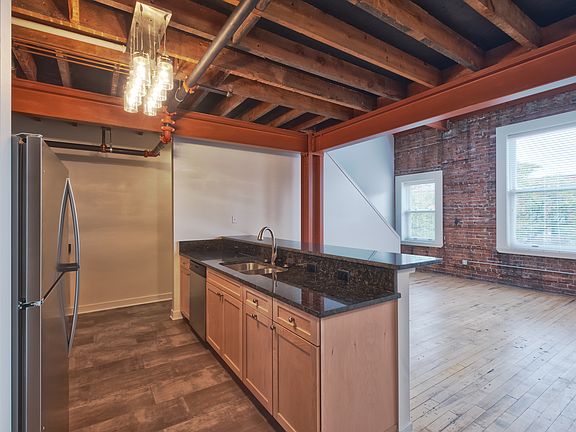 3rd image of 306 S Main St APT 3C