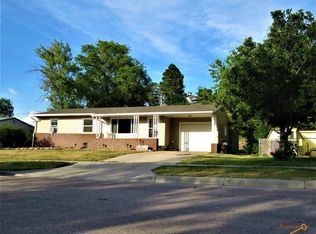 2604 Oak Dr, Rapid City, SD 57701