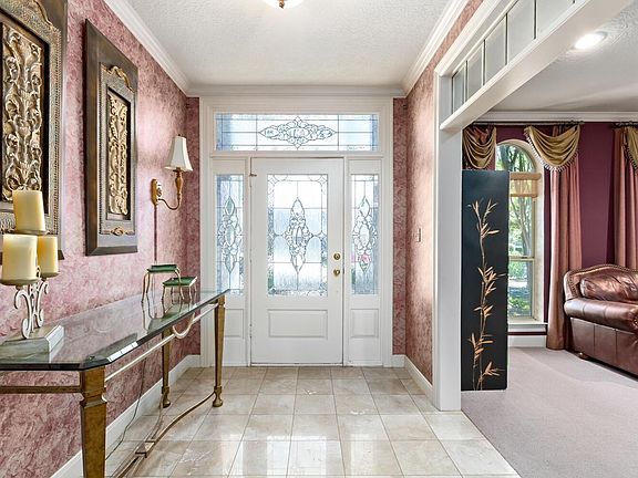 2nd image of 4820 Ashland Ln