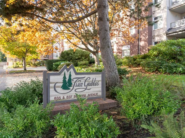 835 Selkirk Ave #105, Esquimalt, BC V9A 2T7