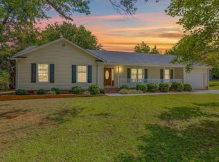 203 Weaver Ln, Simpsonville, SC 29681